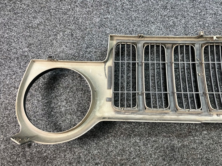 JEEP LIBERTY CHEROKEE KJ GRILLE CALANDRE CHODNICY PHARE 5GF25