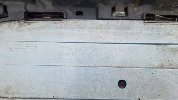 PARE-CHOCS AVANT FORD FOCUS MK2 LIFT 09R