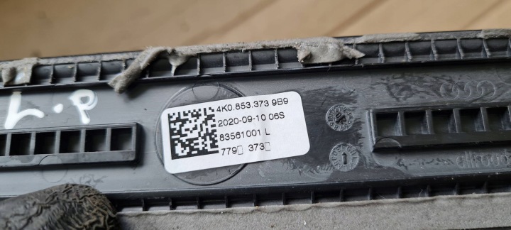 GAUCHE MOULURE SEUIL PORTES AUDI A6 C8 4K0853373