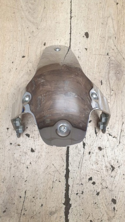 POIGNÉE FIXATION GARDE-BOUE HARLEY DAVIDSON V-ROD