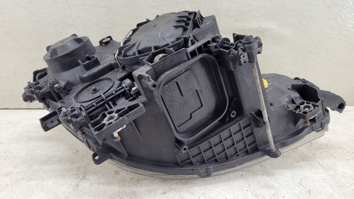 MERCEDES ACTROS MP4 960 PROJECTEUR PHARE GAUCHE AVANT AVANT 9608200239