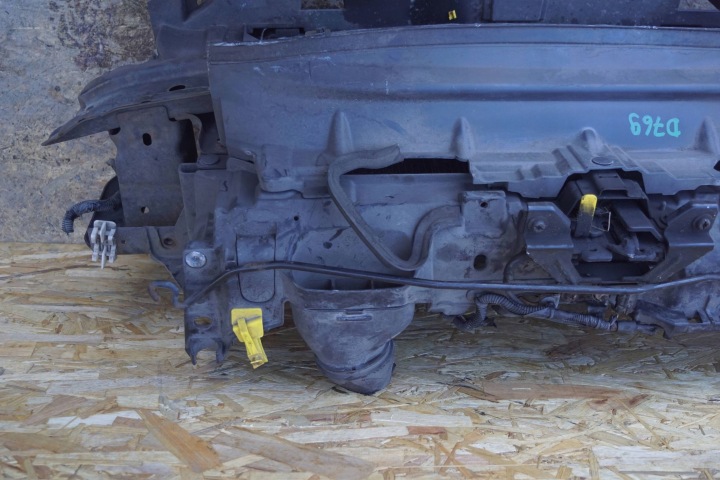 FORD FIESTA MK7 PANNEAU AVANT COMPLET 1.4D (D769)