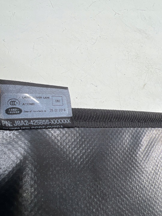 ÉLÉMENT GARNITURE DE PORTE COUVERCLES DE COFFRE ARRIÈRE LAND ROVER RANGE ROVER VELAR J8A2425B56