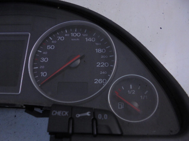 AUDI A4 B6 COMPTEUR TABLEAU DE BORD 1,9TDI 8E0920930R 0263626140