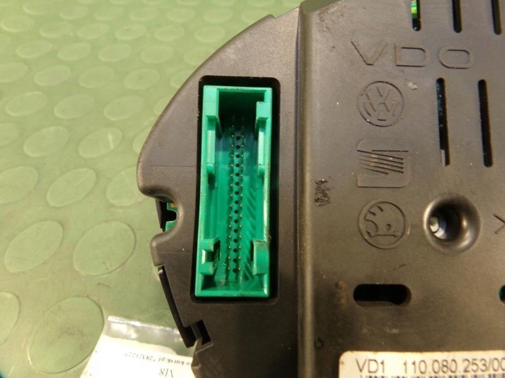SKODA FABIA I 1.2 12V COMPTEUR TABLEAU DE BORD 6Y0920880M