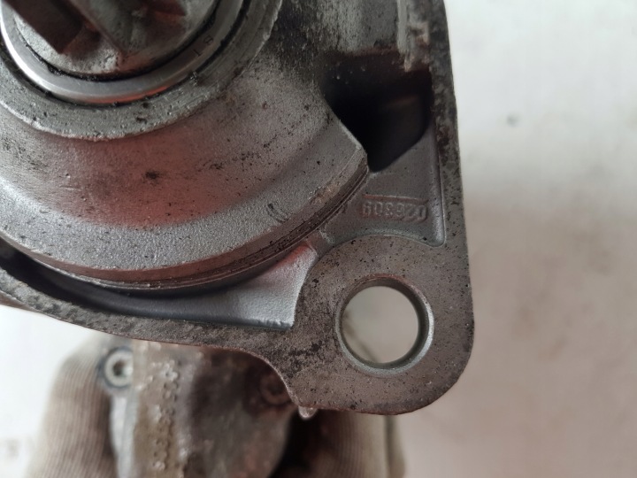 COMMUTATEUR ELEKTROM.ROZRUSZNIKA BOSCH 0331303070 068911287E VW