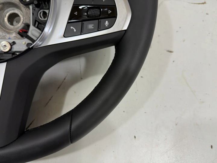 VOLANT BMW 5A4B4A7 3.0L HYBRID 250KW 2023