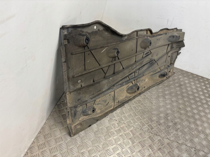 AUDI A3 S3 8V 2015 DROITE CÔTÉ PROTECTION CENTRALE CHÂSSIS