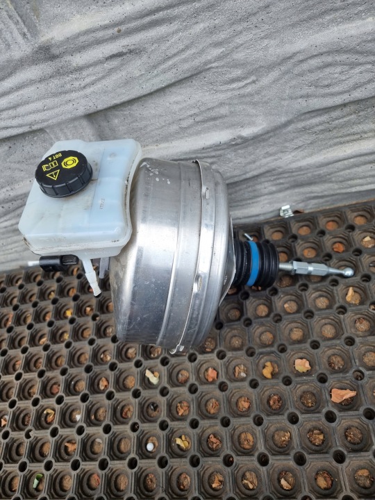 PORSCHE MACAN SERVO POMPE DE FREIN 95B612103AE