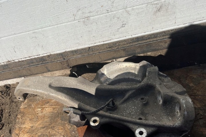 ROTULE DE DIRECTION AVANT GAUCHE BMW 5 (F10) F4051 DIESEL 2010
