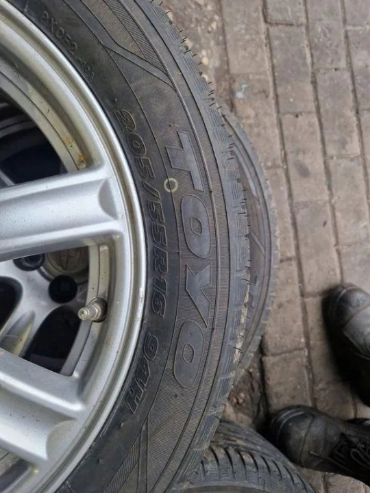ARRIÈRE DROITE MOULURE SEUIL SUBARU IMPREZA BERLINE COMPACTE (GR, GH, G3) 20555R16