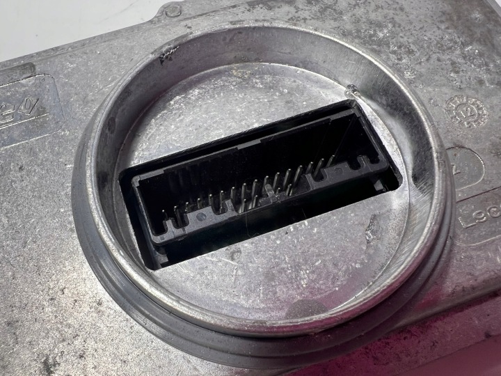 CONVERTISSEUR FEUX LED SEAT LEON III 5F0941972