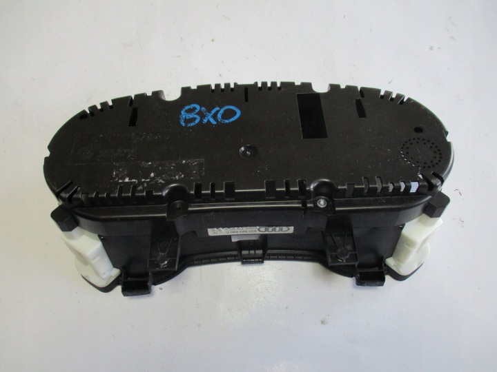 COMPTEUR CHÂSSIS VITRE AUDI A1 8X0 8X0920930C
