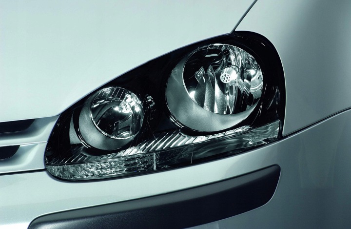 PROJECTEUR VOLKSWAGEN GOLF V 10/03-07/09 /L+P/