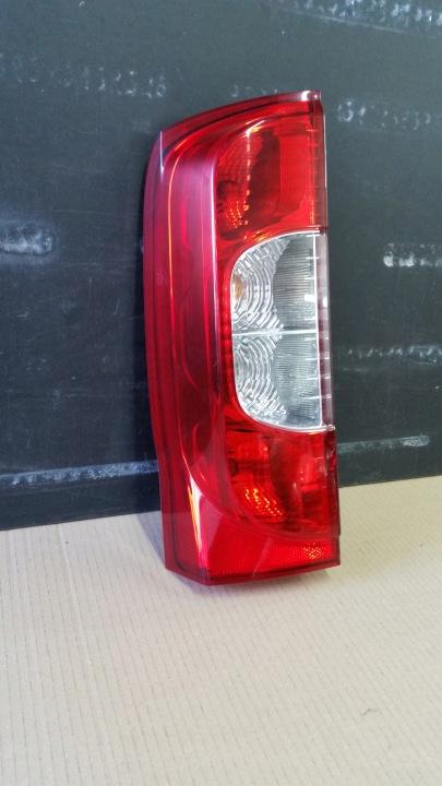 PHARE GAUCHE OU DROITE ARRIÈRE NEMO BIPPER FIORINO 01353206080E 07-17