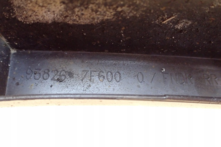 NISSAN TERRANO II 99- MOULURE PROTECTION GARDE-BOUE DROITE ARRIÈRE ARRIÈRE 938267F600 RH