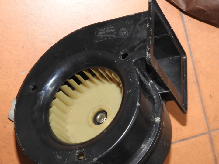 VENTILATEUR VENTILATEUR 24V JELCZ AUTOSAN S-753