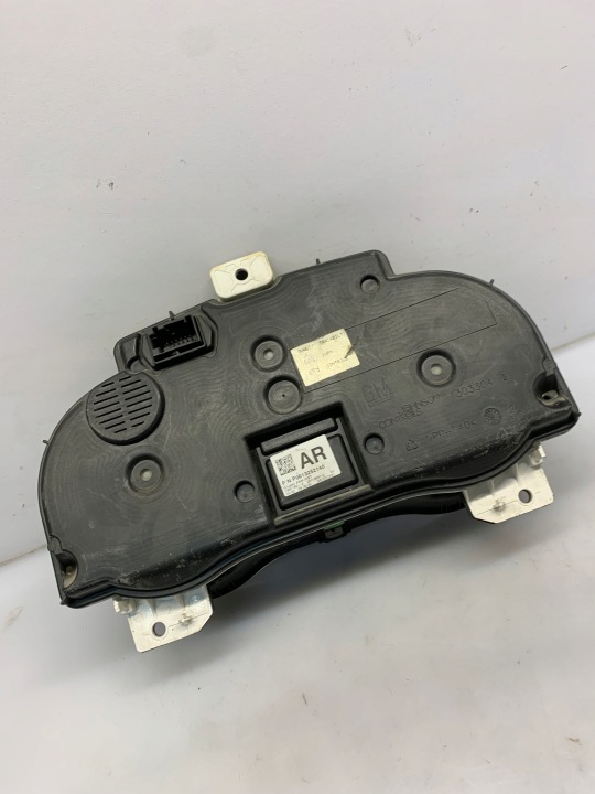 COMPTEUR TABLEAU DE BORD OPEL CORSA P0013252140