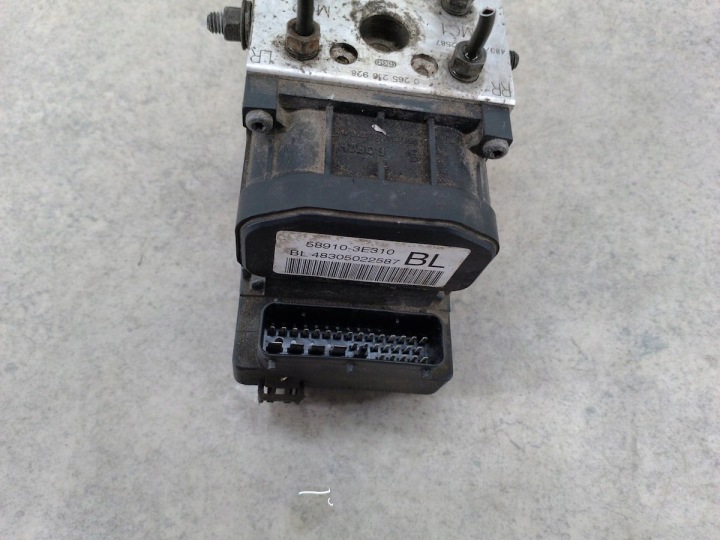 POMPE ABS KIA SORENTO I 58910-3E310 0265216928 0273004660 BOSCH 2.5 CRDI