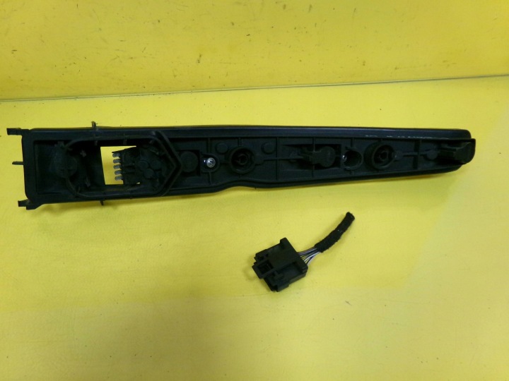 DOUILLE D'AMPOULE ARRIÈRE GAUCHE ARRIÈRE OPEL MERIVA A 2003 NR787