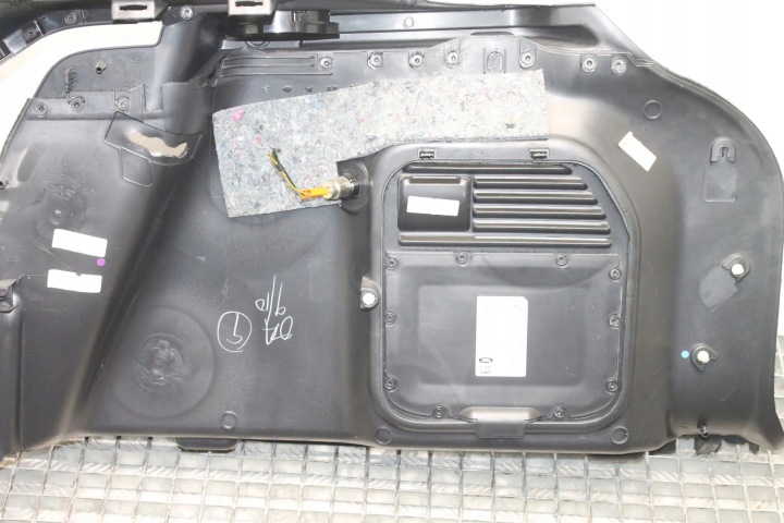 COLLECTEUR COUVERCLES DE COFFRE GAUCHE ROVER EVOQUE BJ32-45431