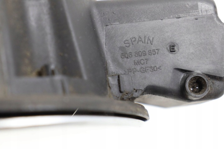 VW POLO 9N IV CLAPET GOULOTTE DE REMPLISSAGE CARBURANTS ENTRÉE ARGENTÉ 6Q6809857E