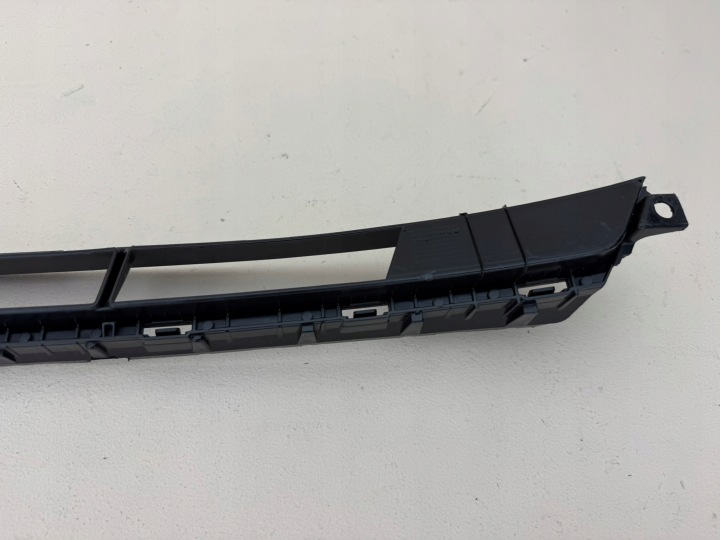 HYUNDAI I30 3 III FASTBACK 18R- GRILLE PARE-CHOCS CENTRALE AVANT 86561-G4AA0
