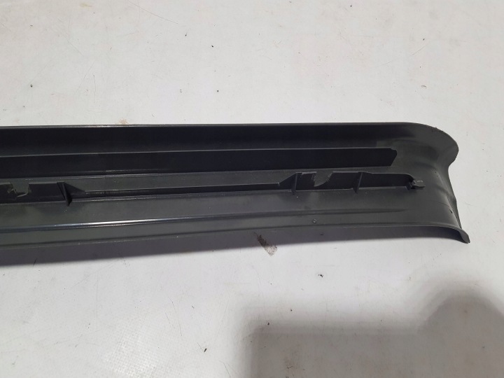 MOULURE SEUIL REVÊTEMENT GAUCHE MERCEDES SL R230 W230