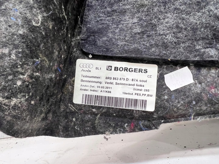 COLLECTEUR COUVERCLES DE COFFRE GAUCHE AUDI Q5 8R 8R0863879D
