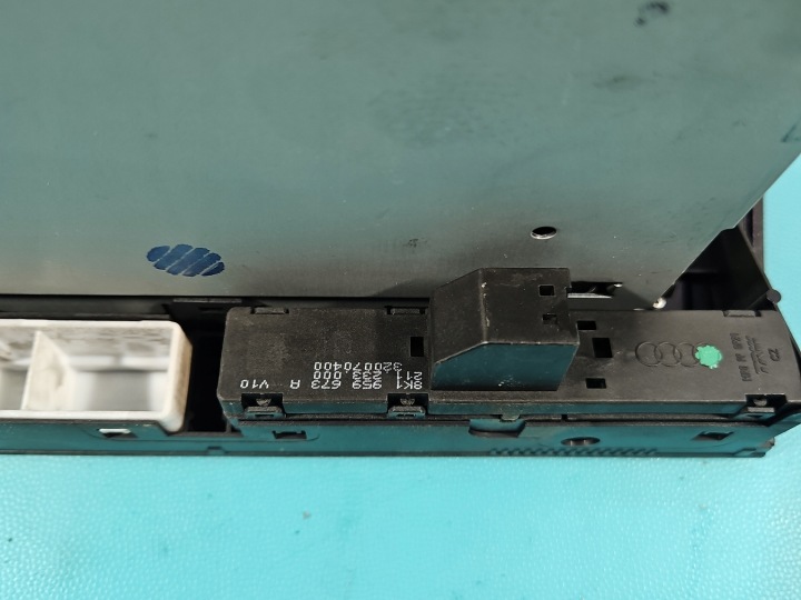 CHANGEUR CD AUDI A5 8T 8T1035110B