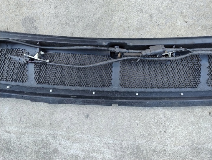 DOUBLURE DE PASSAGE DE ROUE AVANT FORD S-MAX MK2 EM2B-R02216-AB EM2B-R02216-BD