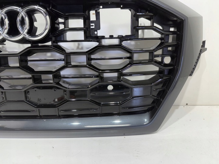 AUDI RSQ8 4M8 GRILLE CALANDRE PARE-CHOCS AVANT ORIGINAL
