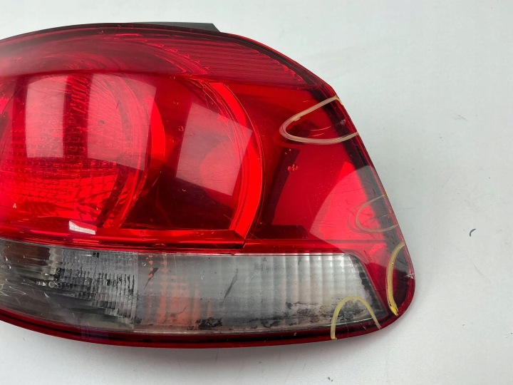 VOLKSWAGEN GOLF VI 2009 ARRIÈRE CÔTÉ DROITE PHARE ARRIÈRE
