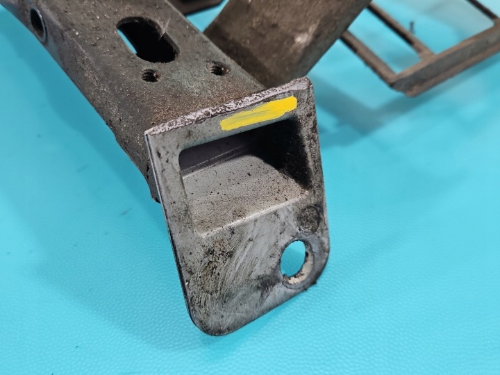 OCULAIRE GAUCHE PANNEAU AVANT AUDI A8 D3 LIFT 05-09 4E0821137E