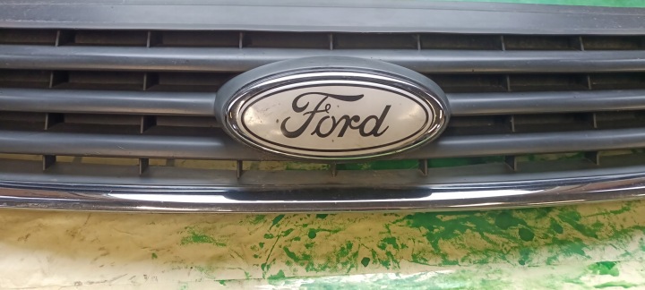FORD KUGA MK1 CALANDRE GRILLE PARE-CHOCS AVANT