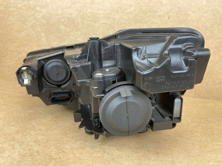 PHARE DROIT AVANT DROITE AVANT SKODA SCALA 657 2019-2023 657941016