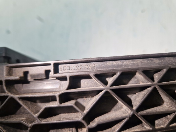 SKODA SUPERB III 3 16- GRILLE D'AÉRATION AIR 3V0122321 5Q0122323