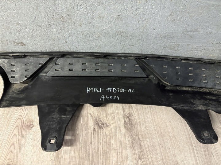 FORD FIESTA MK8 ST-LINE DOUBLURE SPOILER PARE-CHOCS ARRIÈRE