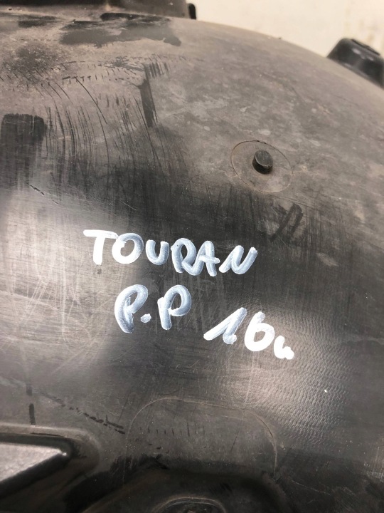 PASSAGE DE ROUE DROIT AVANT VW TOURAN III 5TA810971