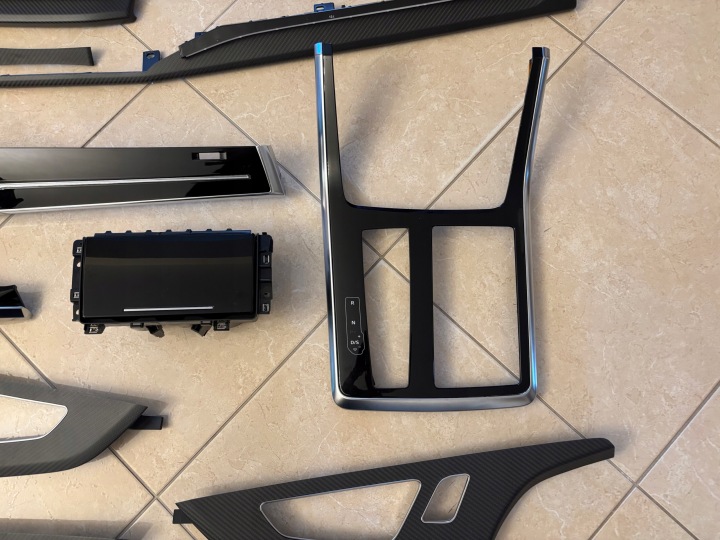 BAGUETTES DÉCORATIF DÉCORS AUDI Q8 SQ8 4M8867439