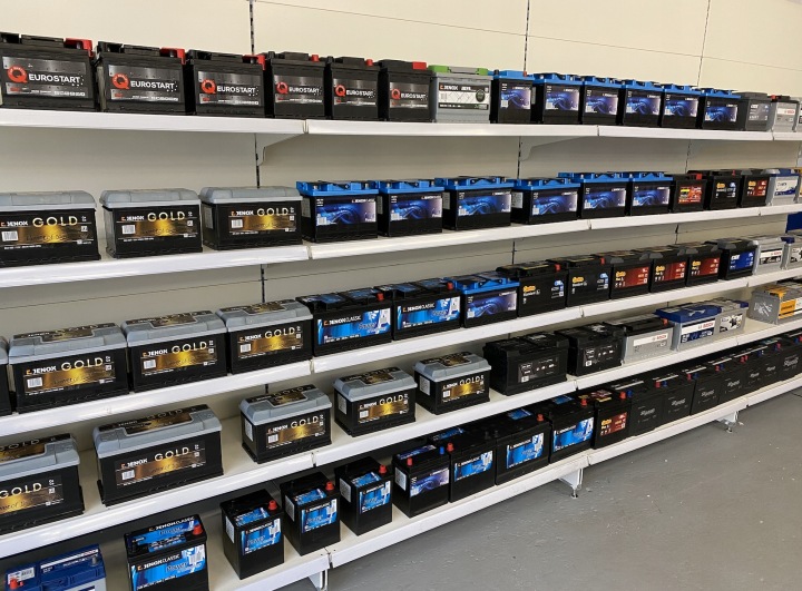 BATTERIE 12V 83AH/720A GAUCHE 353X175X175