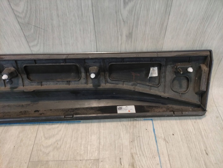 SKODA KAROQ MOULURE PORTES GAUCHE AVANT 57A854939A