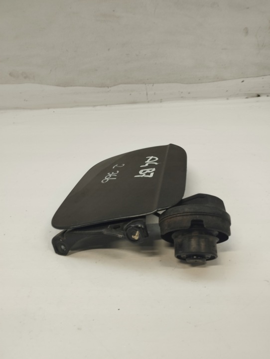 AUDI A4 B7 CLAPET GOULOTTE DE REMPLISSAGE CARBURANTS 8E0010183K