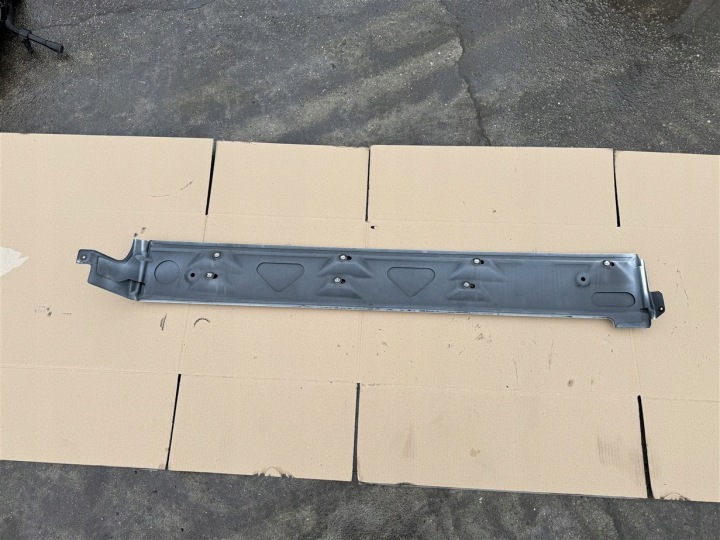 MOULURE CALANDRE PROTECTION RAIL PORTE COULISSANTE DROIT VW TRANSPORTER T6.1 T61