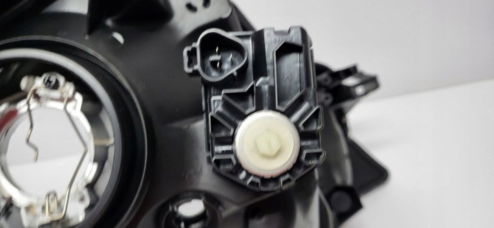 YARIS III 11-14 PROJECTEUR PHARE AVANT AVANT GAUCHE ORDINAIRE AMPOULE