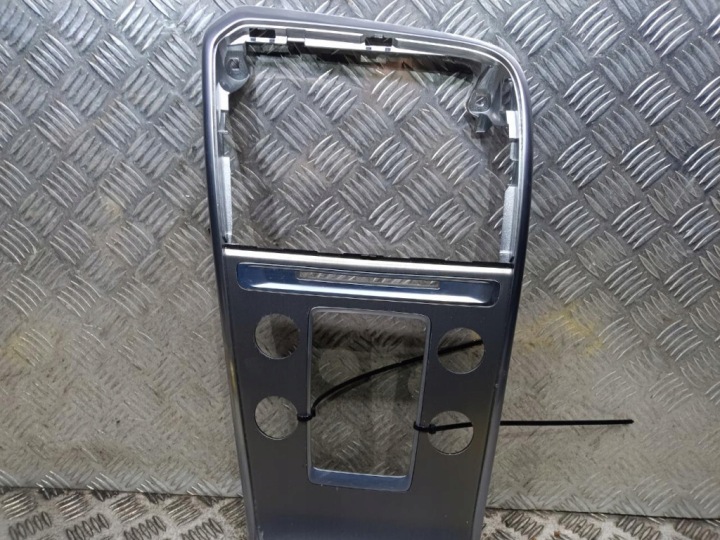 VOLVO XC60 PROTECTION CHÂSSIS CONSOLES CENTRALE 1302415