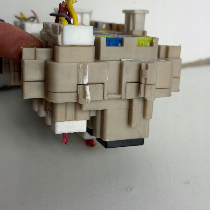 BOÎTE MODULE FUSIBLES RENAULT KADJAR OE ORIGINAL 8901R