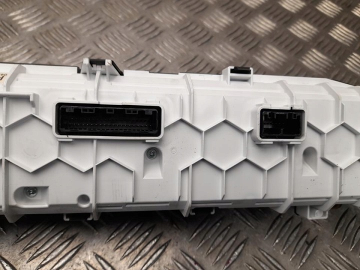TABLEAU DE BORD TOYOTA PRIUS 2016 MPH AUTOMATIQUE BOÎTE DE VITESSES 838004