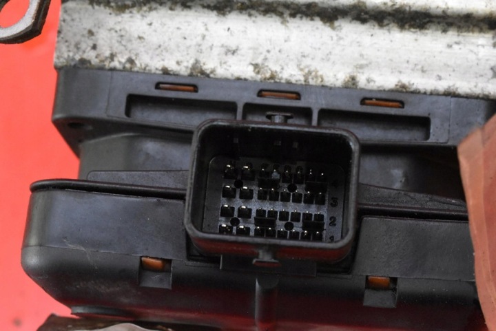 COMPRESSEUR POMPE SUSPENSIONS 963671388000 CITROEN C5 I 1.6 HDI 109 KM 04-08
