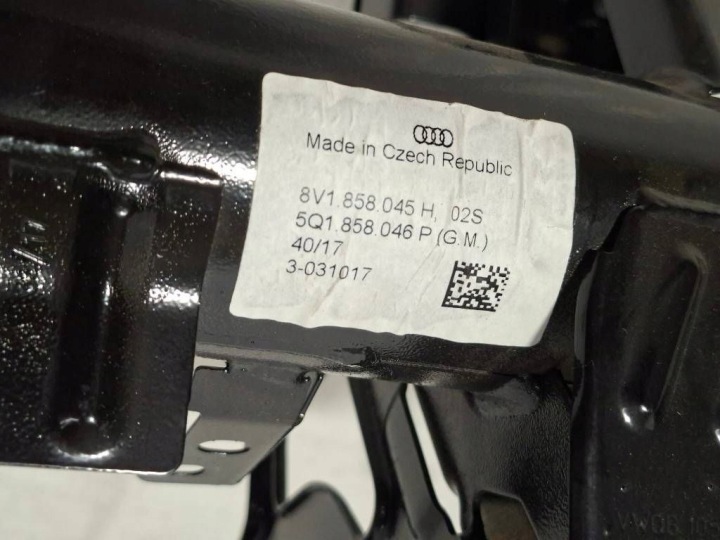 AUDI A3 S3 8V 2018 RENFORCEMENT POUTRE TABLEAU DE BORD INSTRUMENTATION CONSOLES 8V1858045H